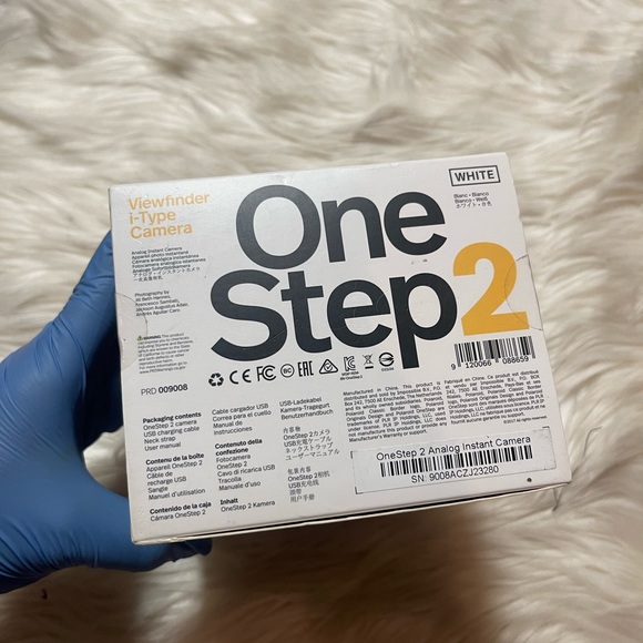 POLAROID ONE STEP 2 i-TYPE INSTANT CAMERA IN ORIGINAL BOX - Picture 10 of 11